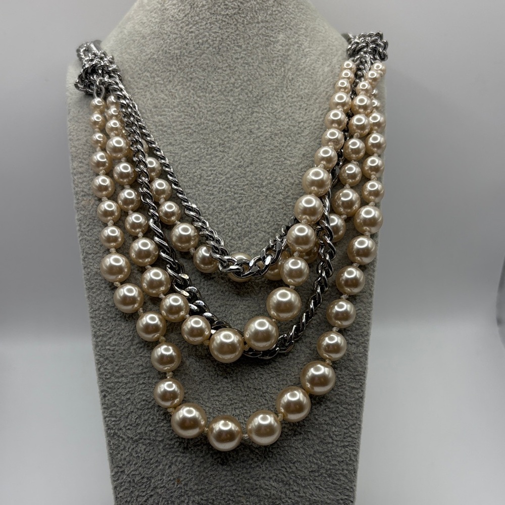 T Tahari Silver and Cream Pearl Necklace 18-19” - Picture 1 of 6